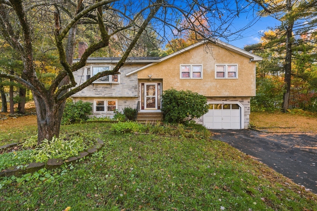 10 Dolan Rd in Billerica