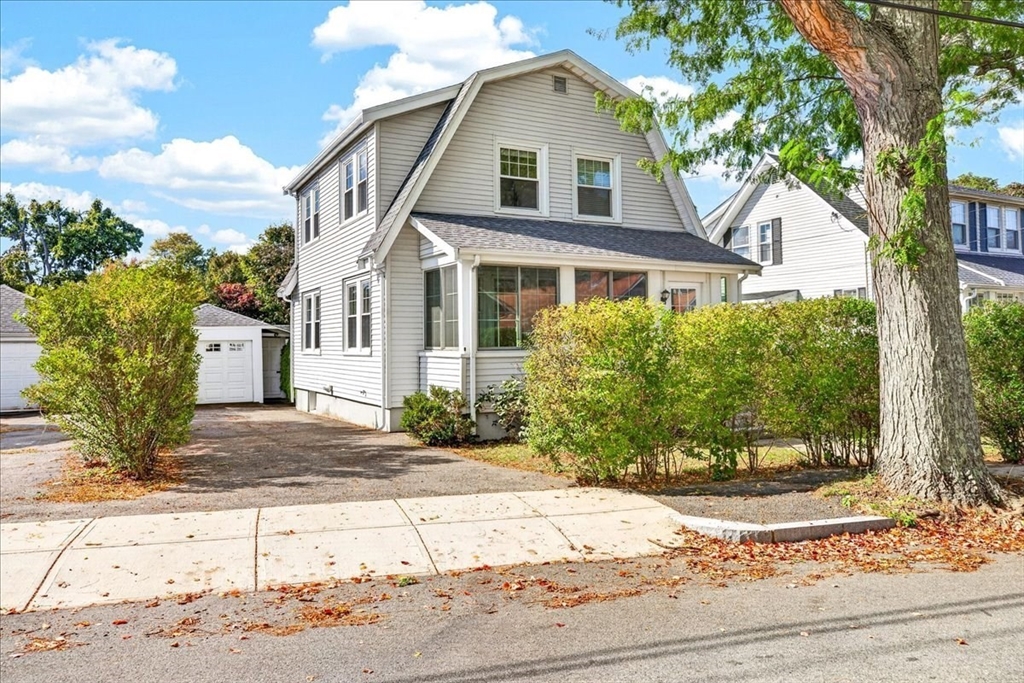 8 Sunnyside Rd in Quincy
