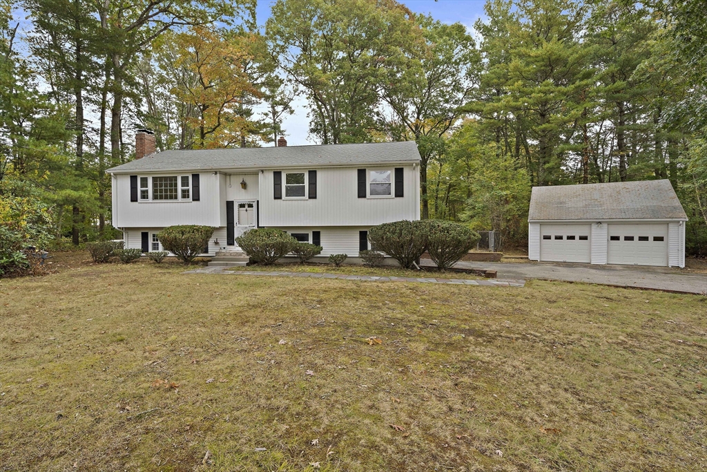 23 Acorn Circle in Hanover