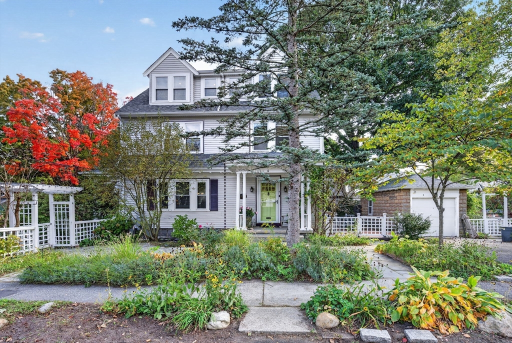 4 Hawthorn Rd in Milton