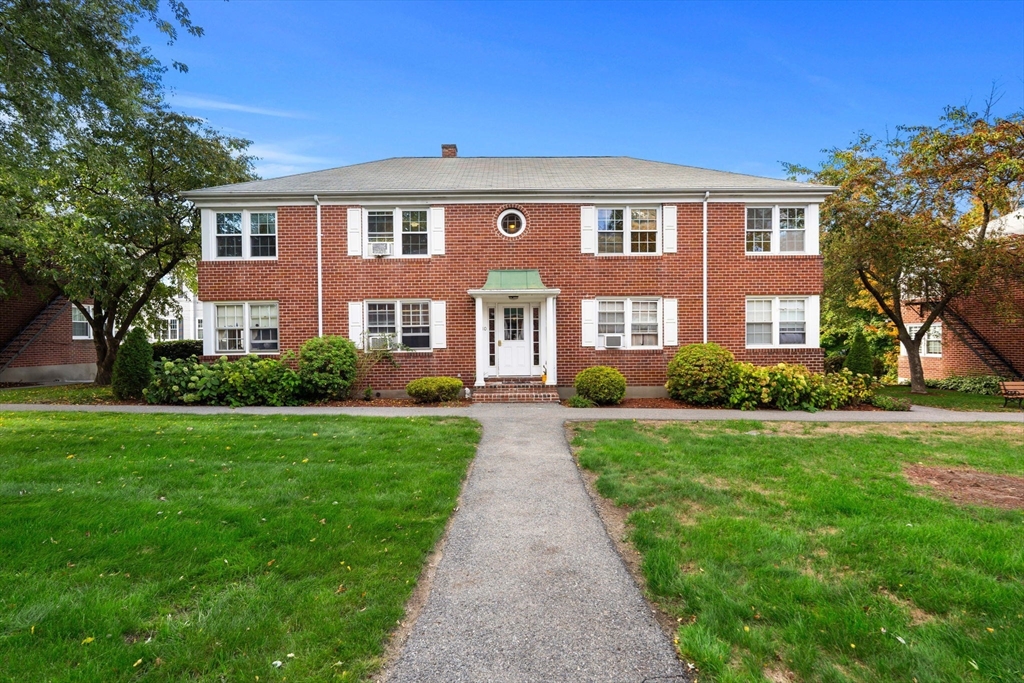 10 Parkview Ln #D in Haverhill