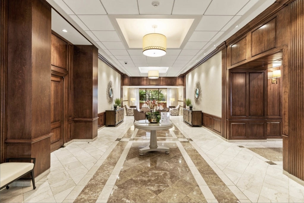 2 Hawthorne Place #5H in Boston