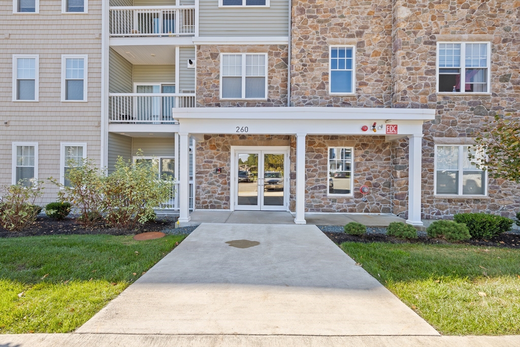 260 Martins Landing #402 in North Reading