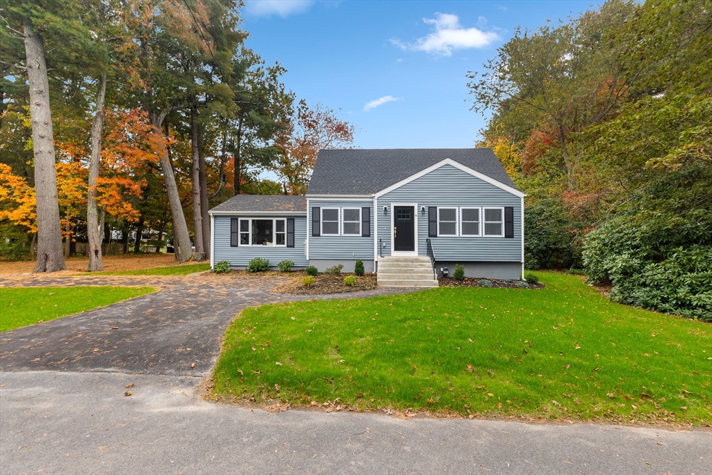 9 Essex Road in Sharon