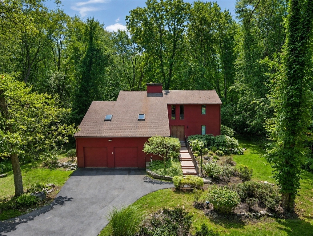 9 Running Stream Rd in Rehoboth