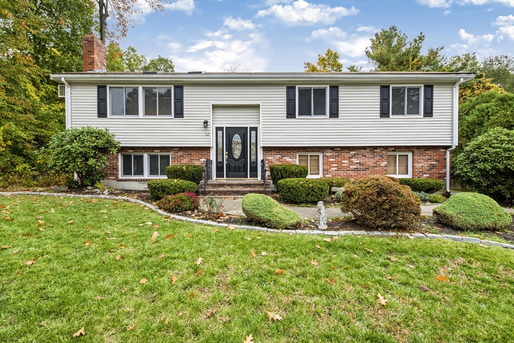 52 Tanglewood Dr in Stoughton