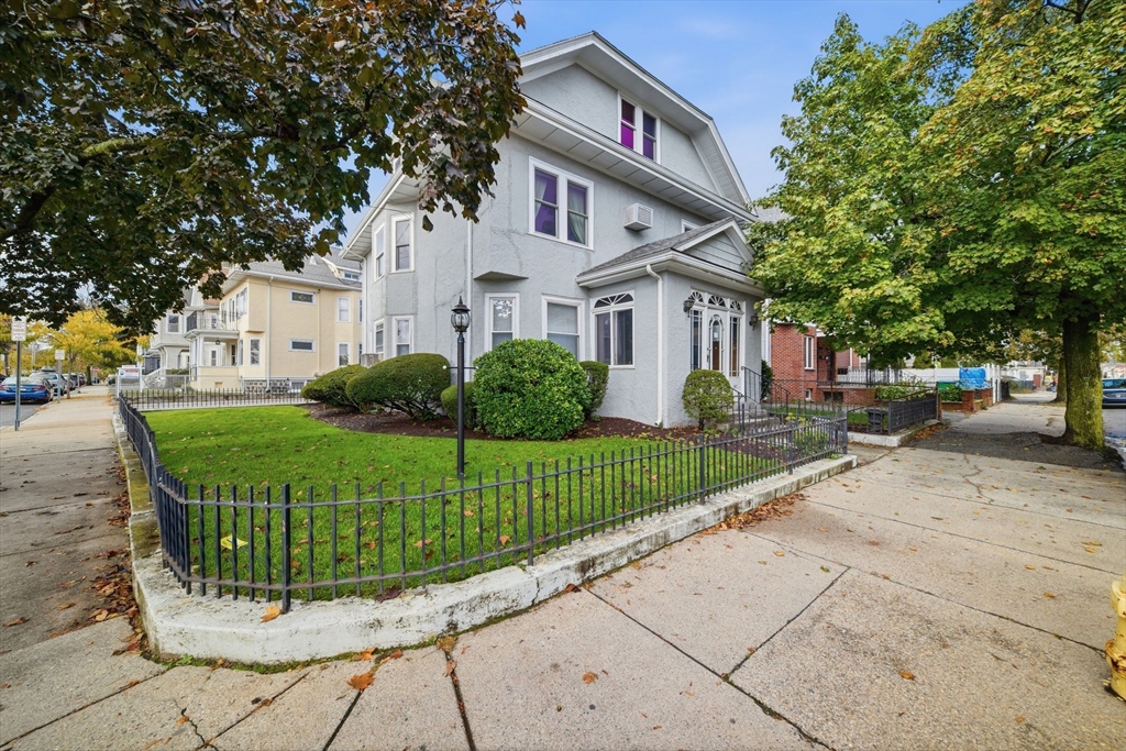 357-359 Main St in Medford