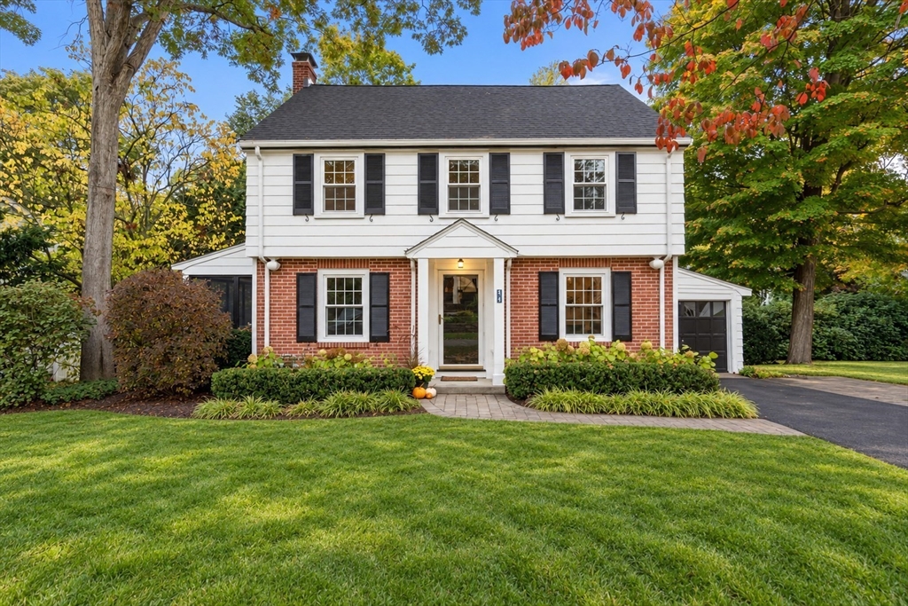 11 Martin Rd in Wellesley Hills
