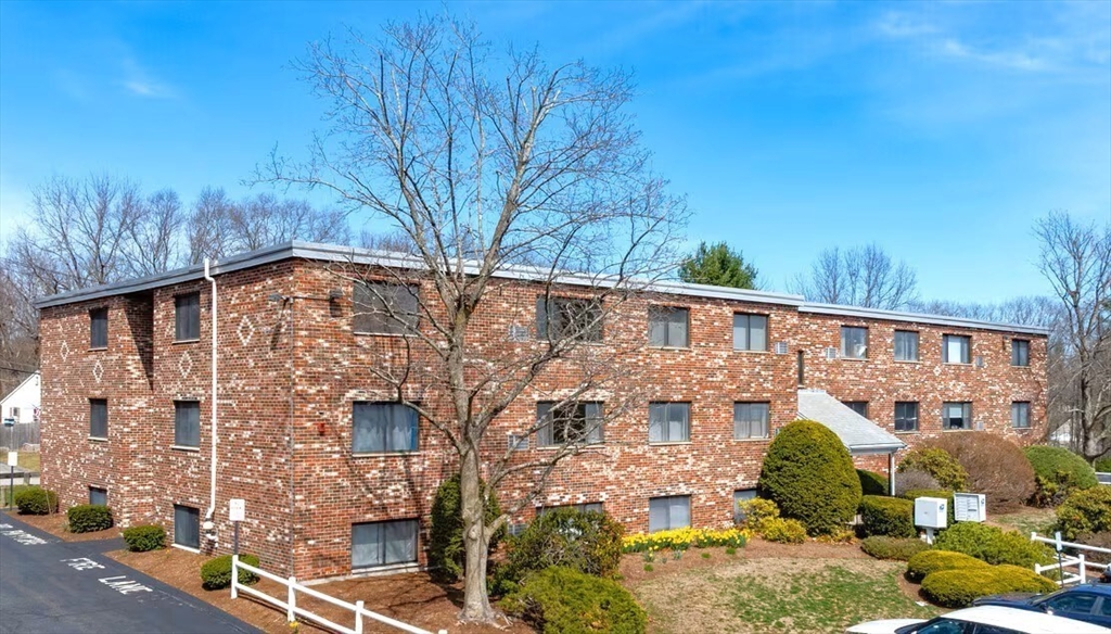 69 Milliken Ave #1A in Franklin