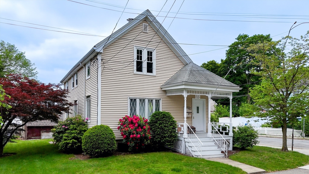 142 Dale St in Waltham