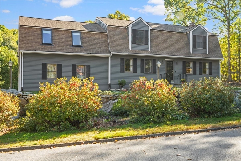 4 Garrison Ln in Southborough