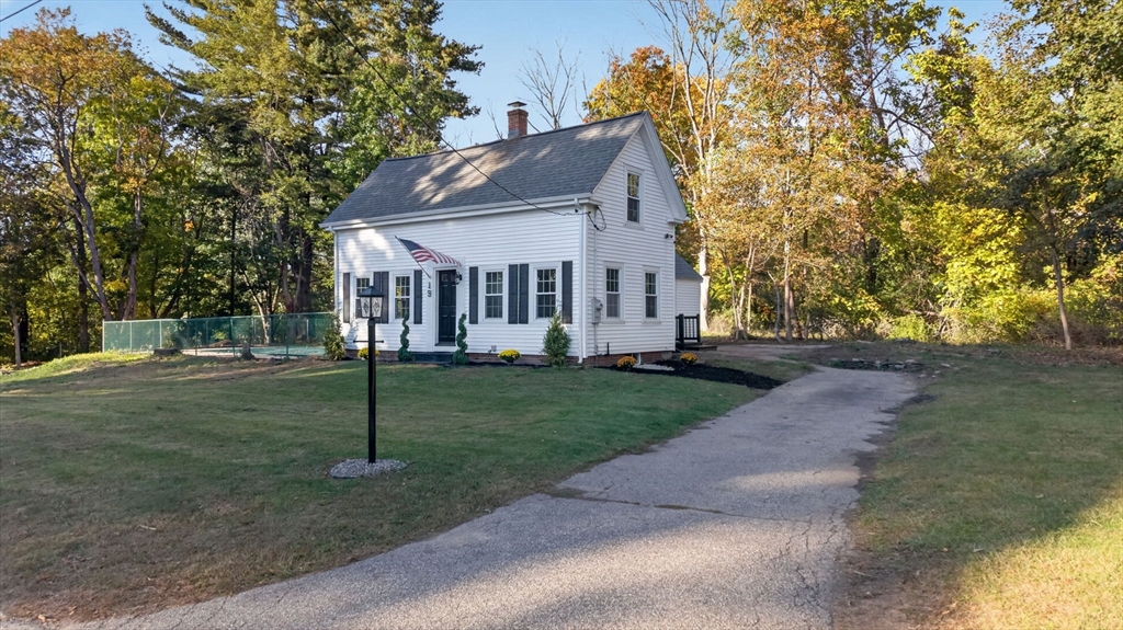 19 Dwinnell Street in Groveland