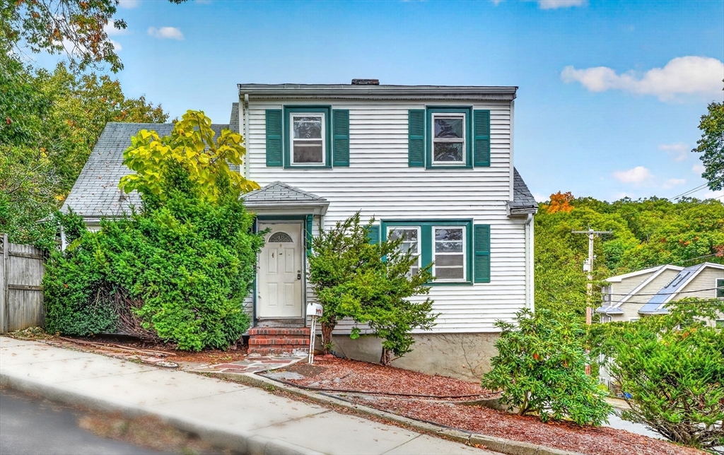 89 Dutton St in Malden