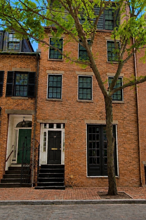 20-21 Shawmut St in Boston