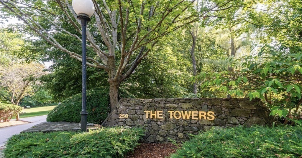 250 Hammond Pond Parkway #812 N in Chestnut Hill