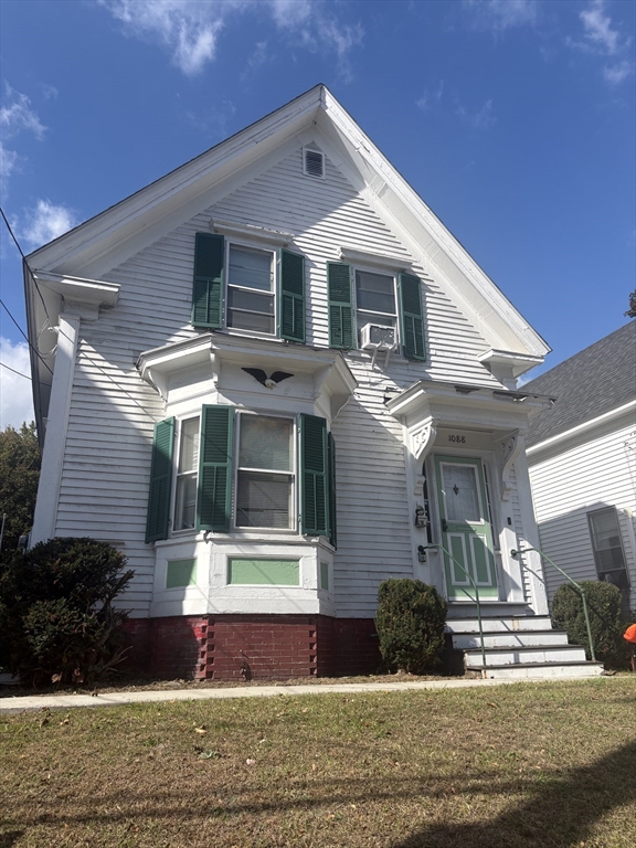1088 Bridge St in Lowell