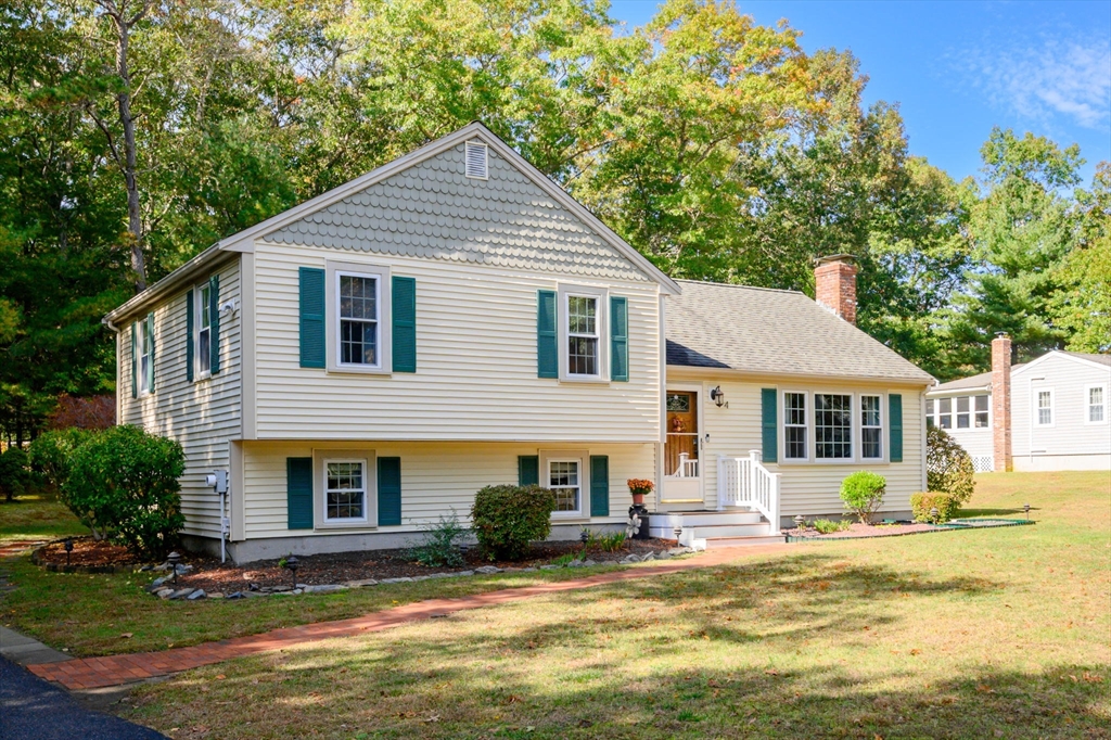 4 Charlotte Dr in Plymouth