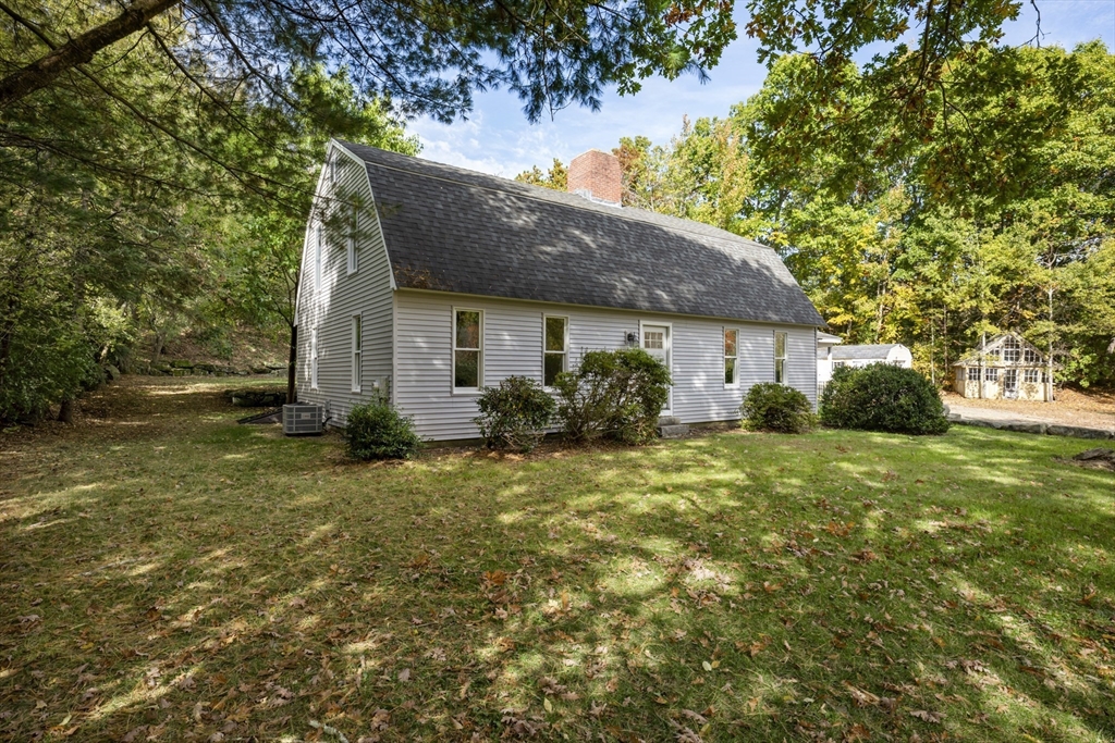 84 Elm St in Blackstone