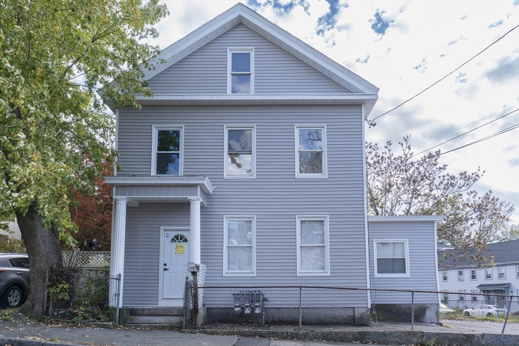 105 Chestnut St in Lowell