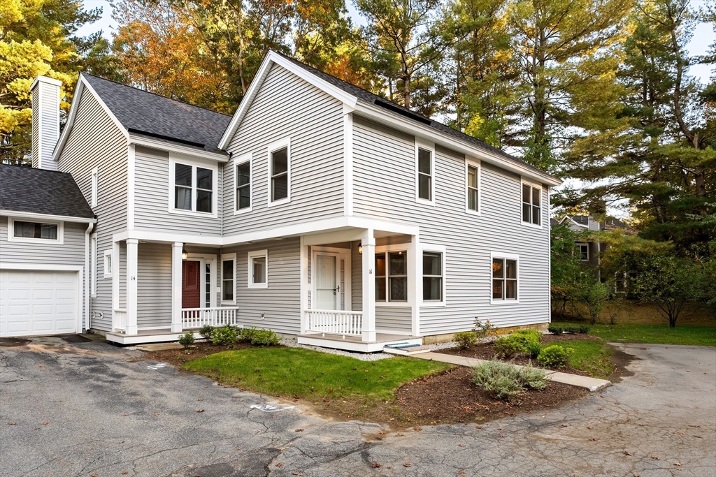 16 Holly Ct #16 in Rockland