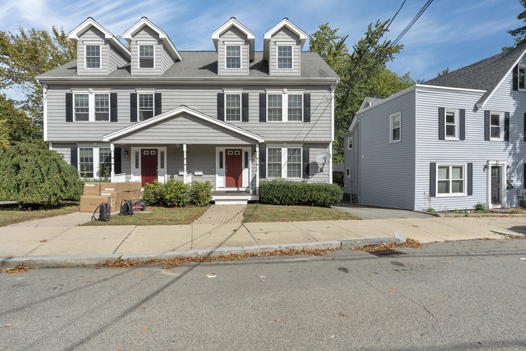 121 Nonantum St #B in Brighton