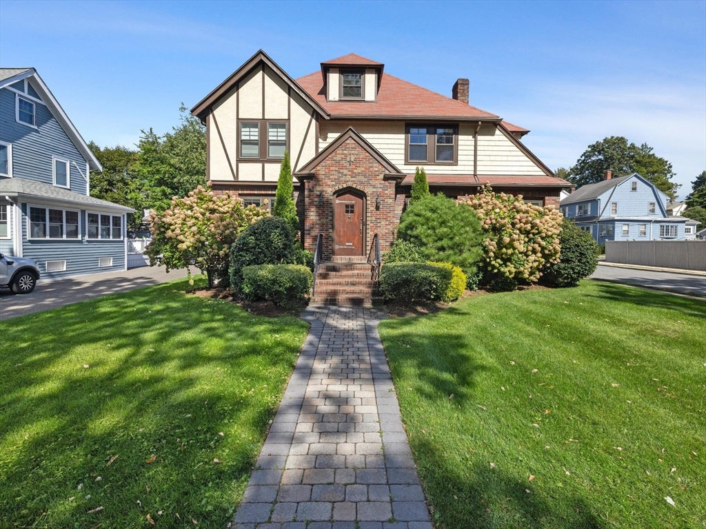 732 W Roxbury Pkwy in Roslindale