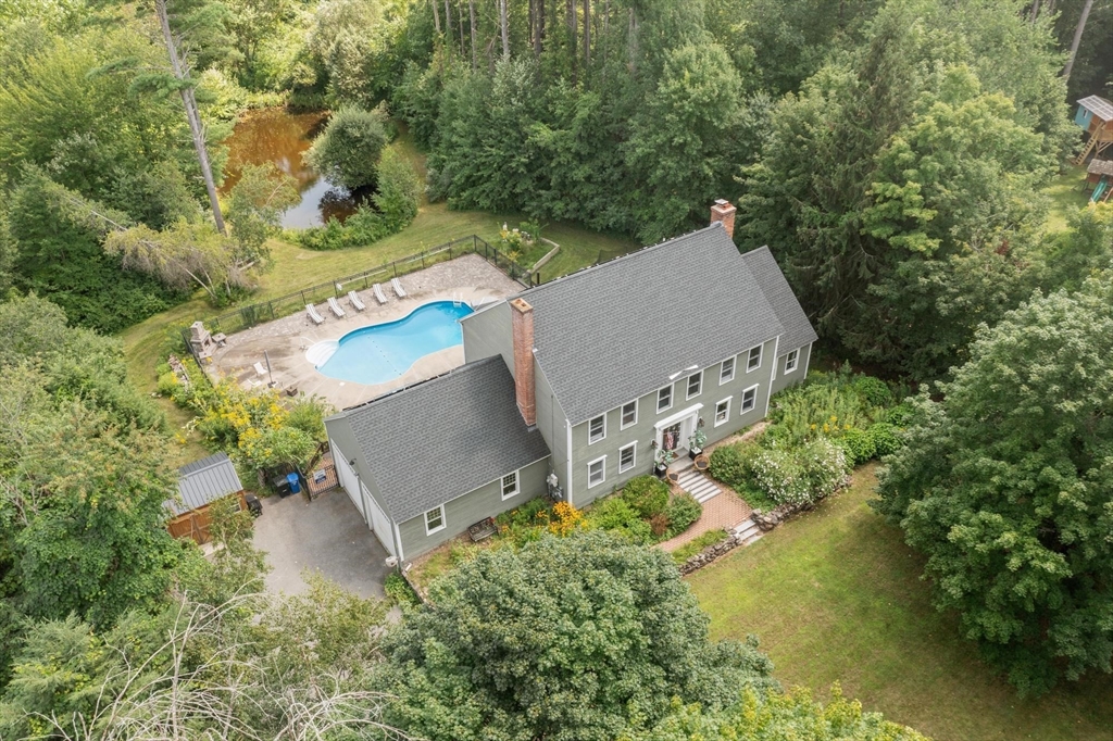 11 Francis Ave in Lunenburg