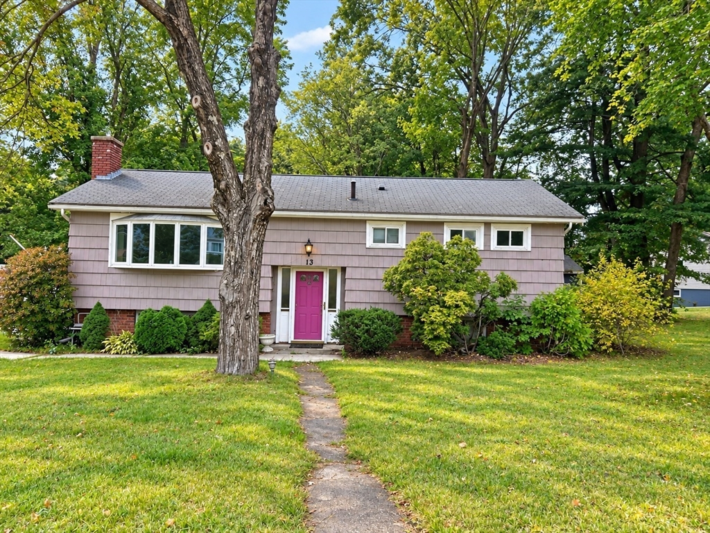 13 Lee Cir in Hudson