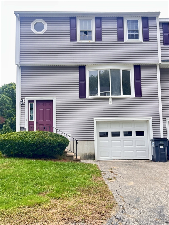 1 Village Grn #1 in Millbury