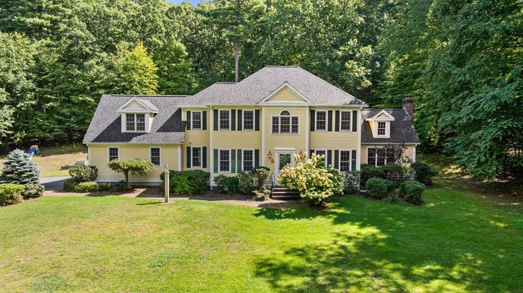 101 Schoolhouse Ln in Boxborough