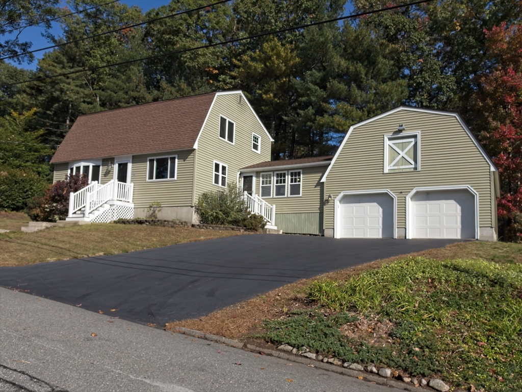 10 Pelham St in Billerica